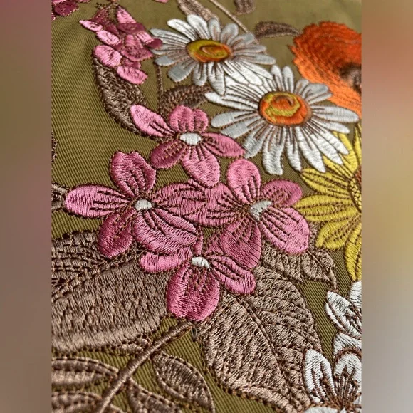 Spell Foxglove Olive Floral Embroidered Tote NWT - Picture 8 of 8